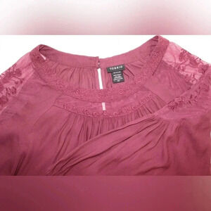 Women’s Torrid Sheer 3/4 Long Sleeve Floral Keyhole Lightweight Blouse Size 00